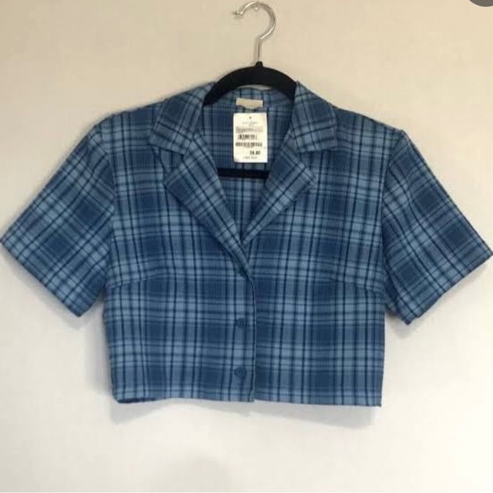 Blue cropped plaid button up